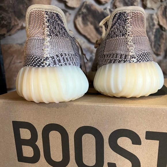 Tri Color Yeezy’s - Picture 4 of 6